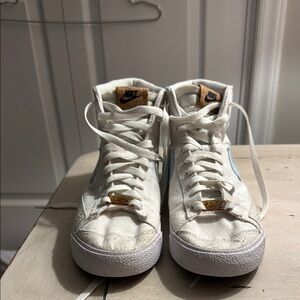 Nike Women's White High-Top dunks